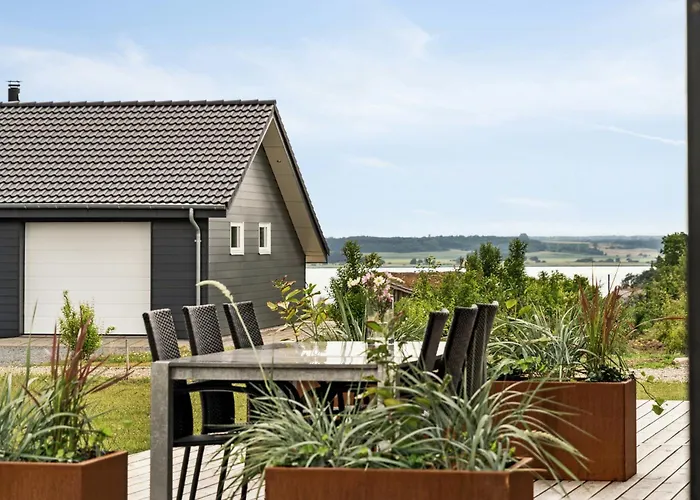 Modern Light House With Terrace Near The Fjord Ferienhaus Løgstrup